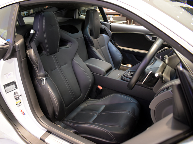 2016年モデル 正規ディーラー車 ジャガー FタイプR AWD ガラスルーフ カーボンブレーキ