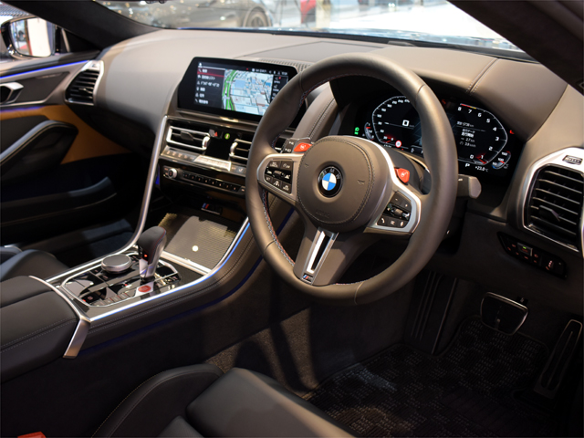 2020年モデル 正規ディーラー車 BMW M8 クーペ コンペティション カーボンエクステリア 有償エクステリアカラー 